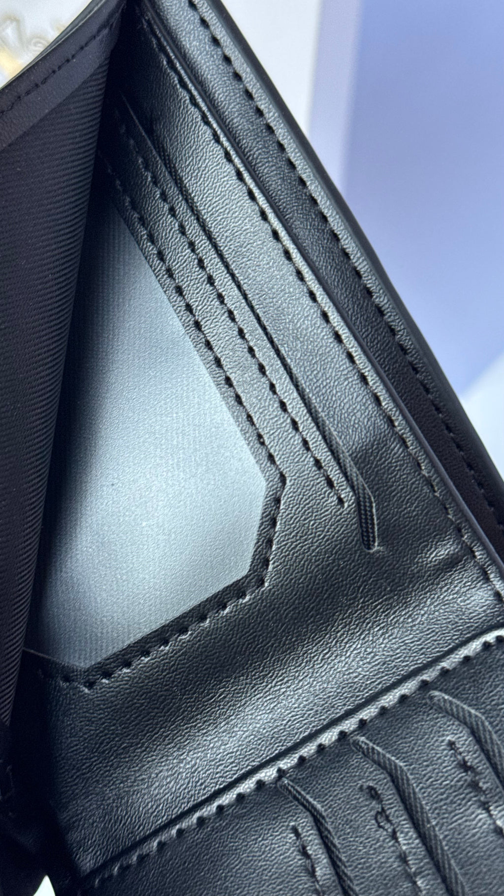 Giorgio Armani
 Wallet & Belt Gift Set