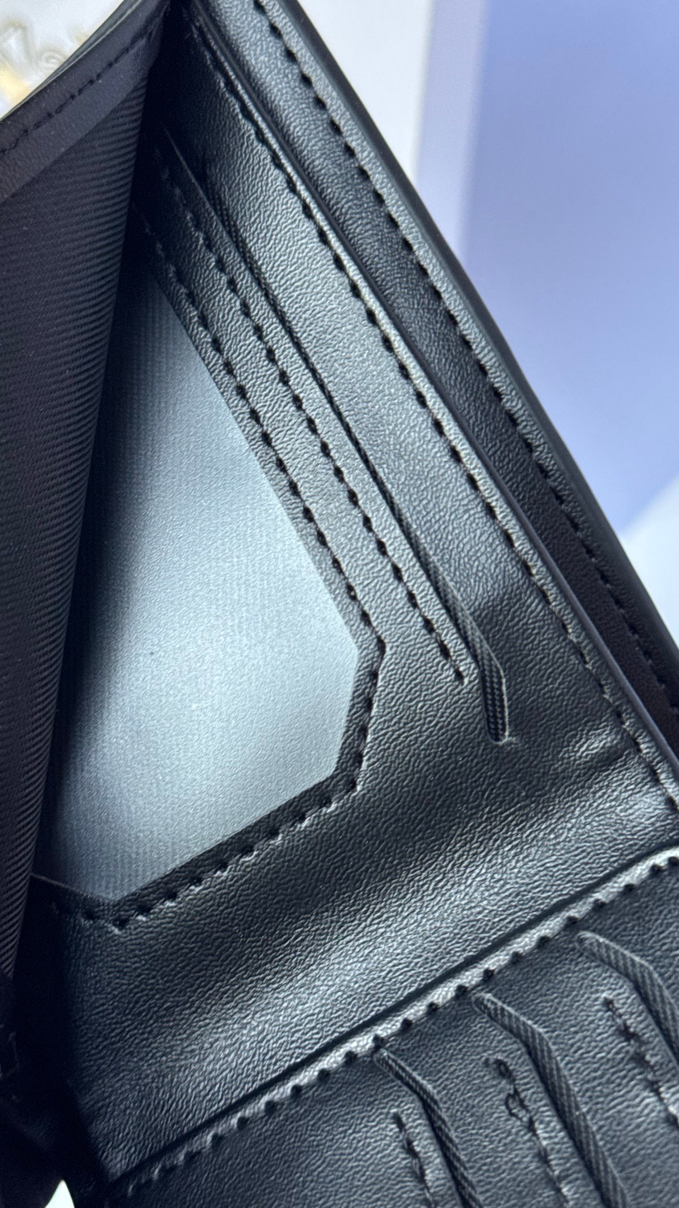Giorgio Armani
 Wallet & Belt Gift Set