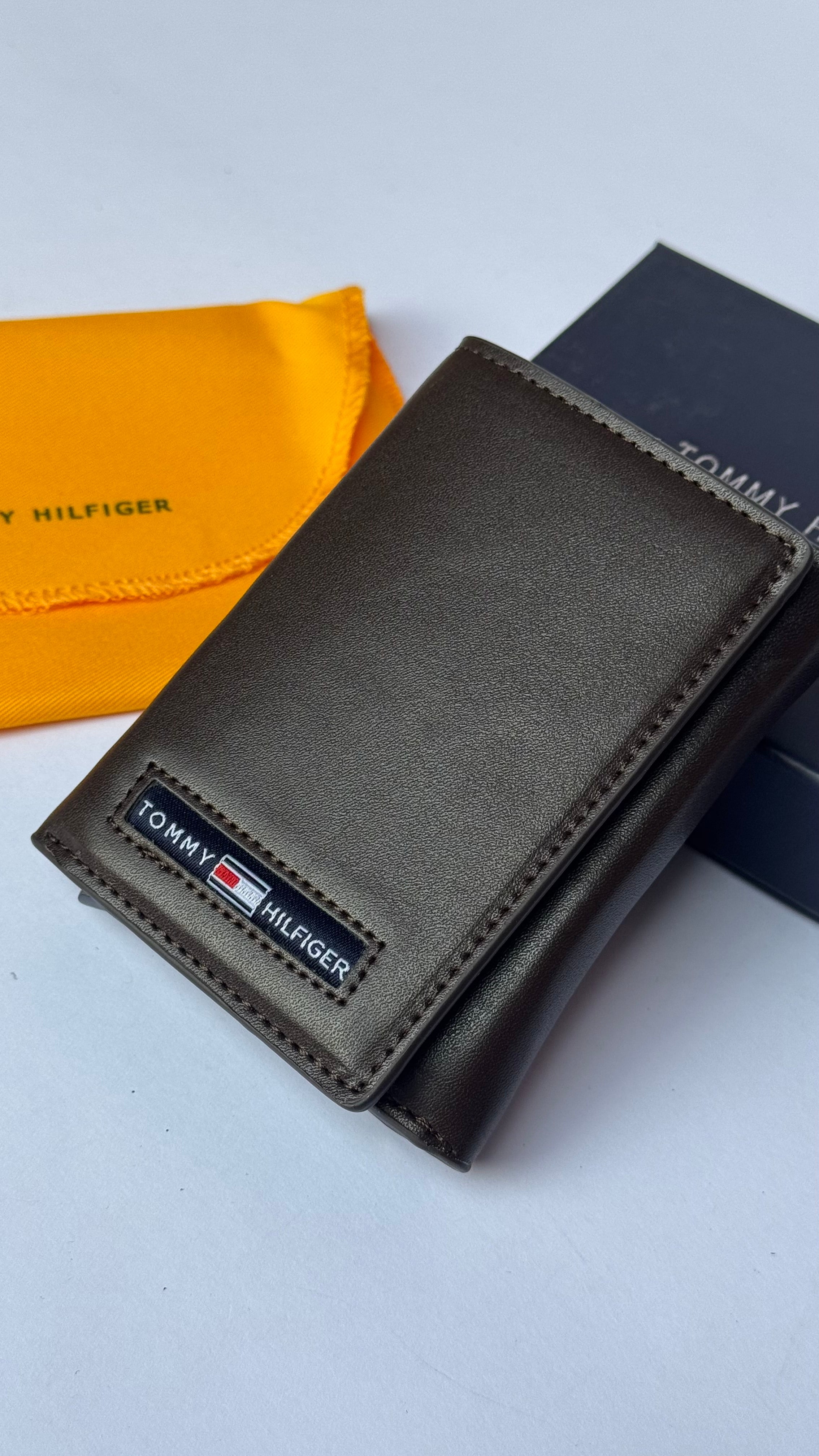 Tommy Hilfiger Automatic Trifold Wallet