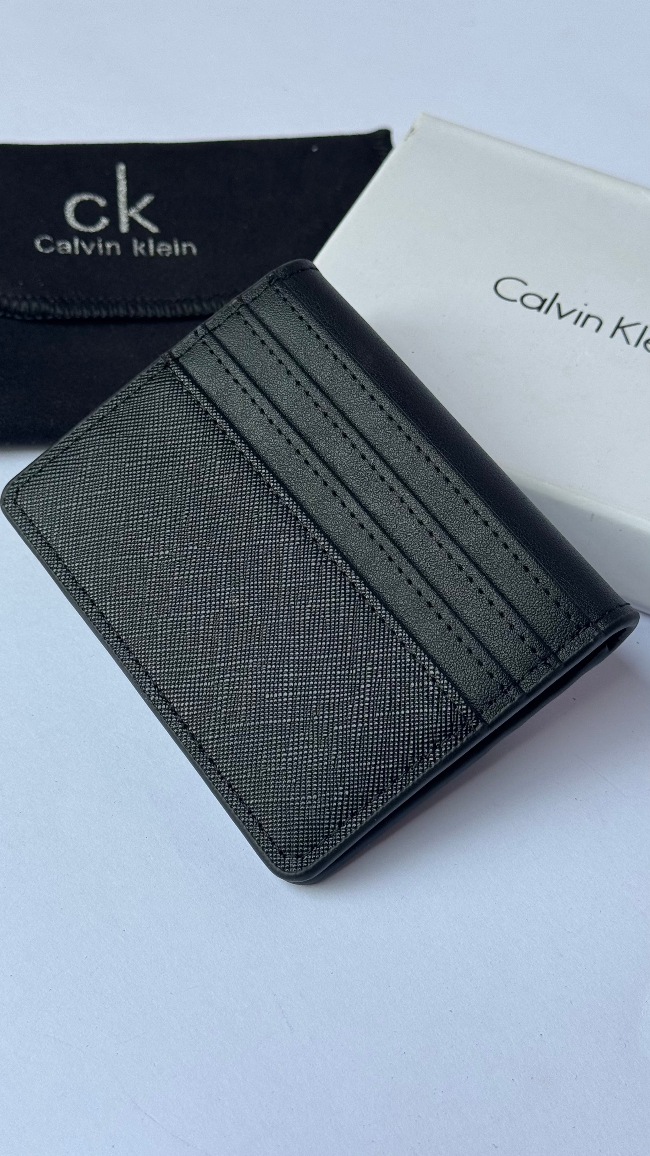Calvin Klein 2-in-1 Grained Leather Wallet