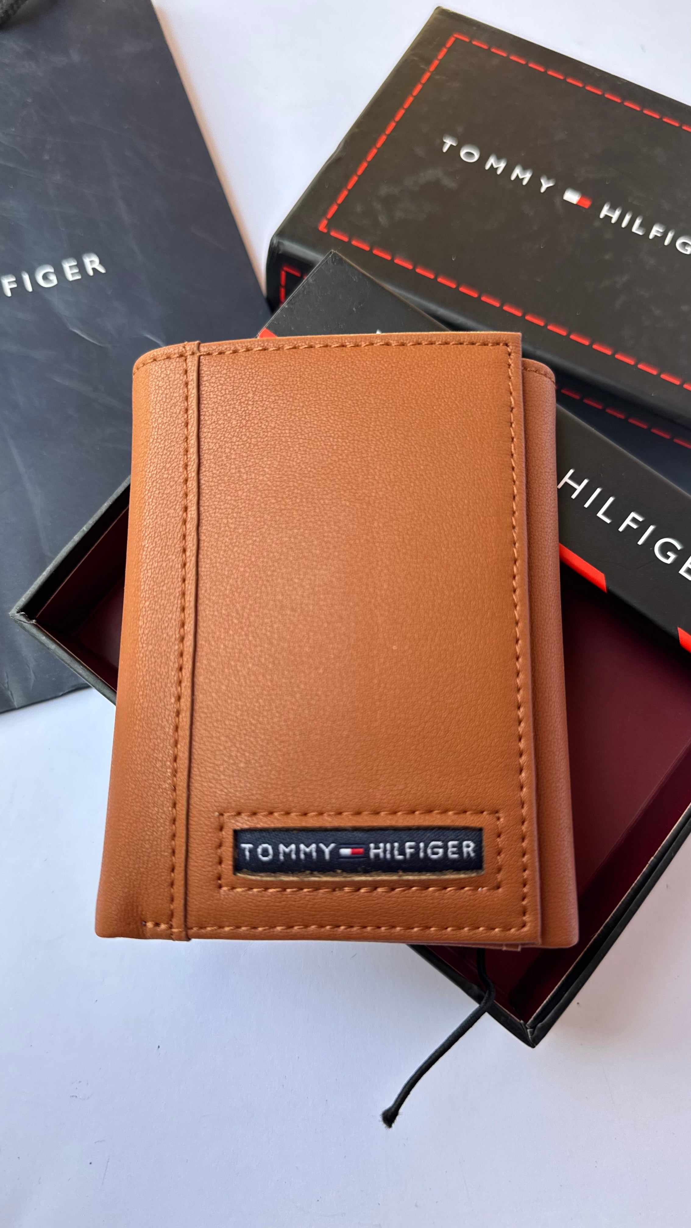 Tommy Hilfiger Trifold Mirror Wallet