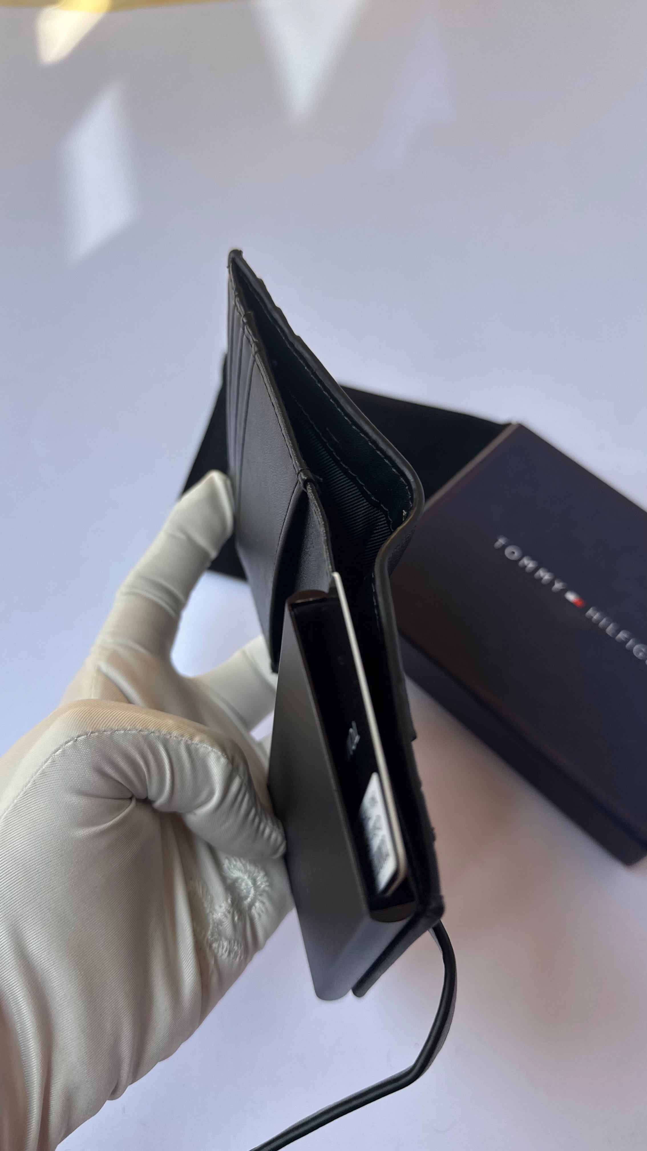 Tommy Hilfiger Bifold Automatic Wallet