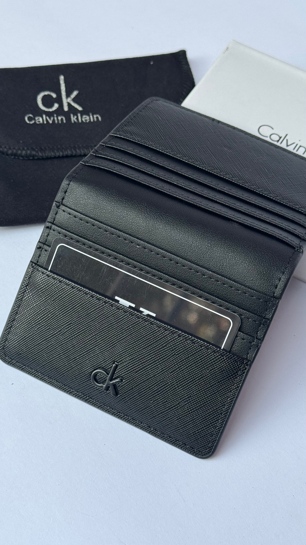 Calvin Klein 2-in-1 Grained Leather Wallet