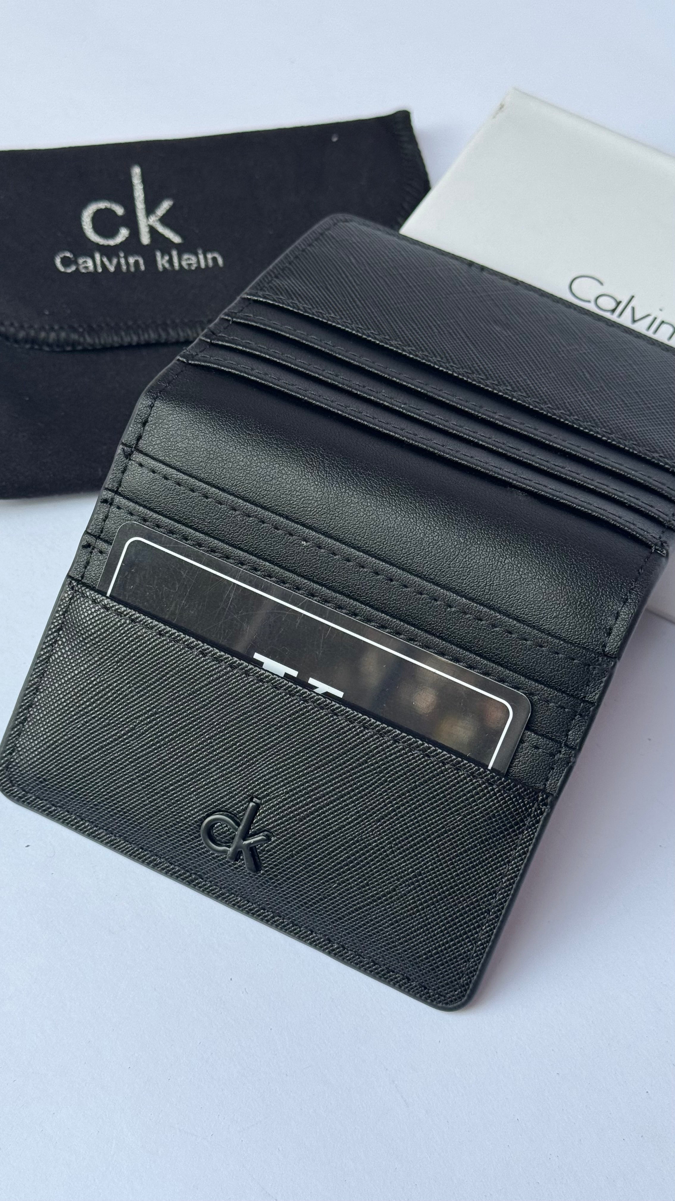 Calvin Klein 2-in-1 Grained Leather Wallet