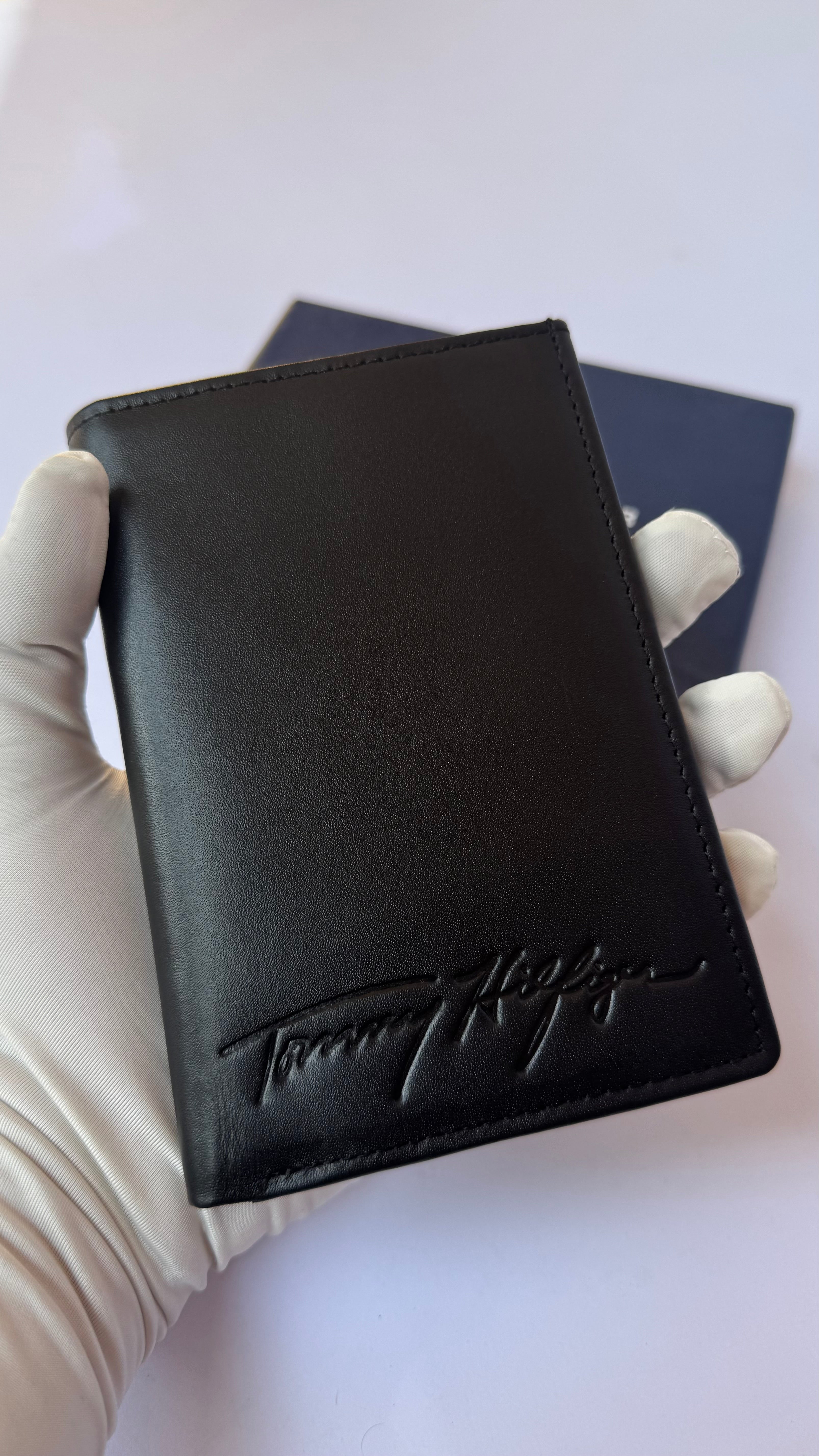 Tommy Hilfiger Passport Cover