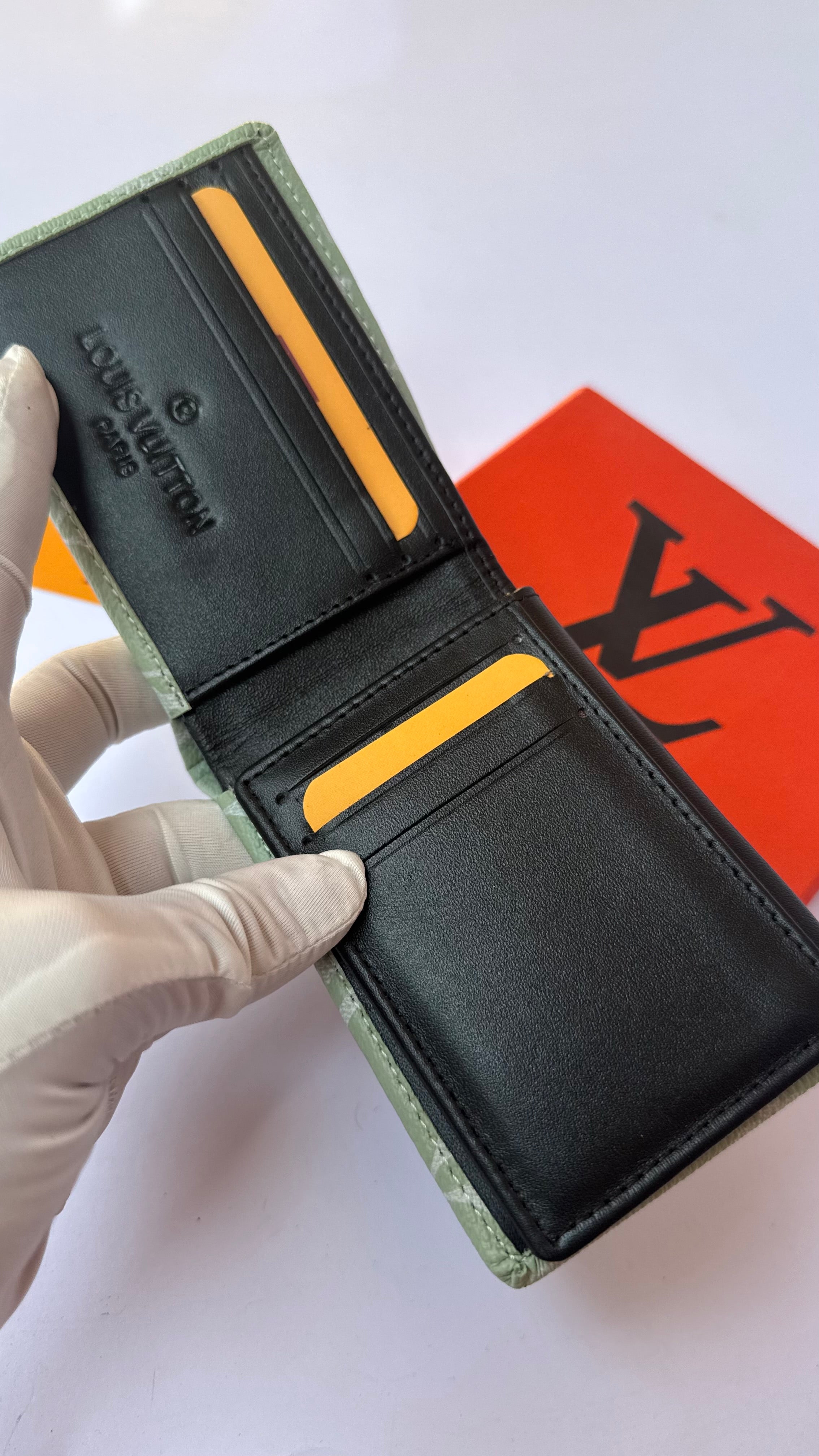 Louis Vuitton Wallet -127
