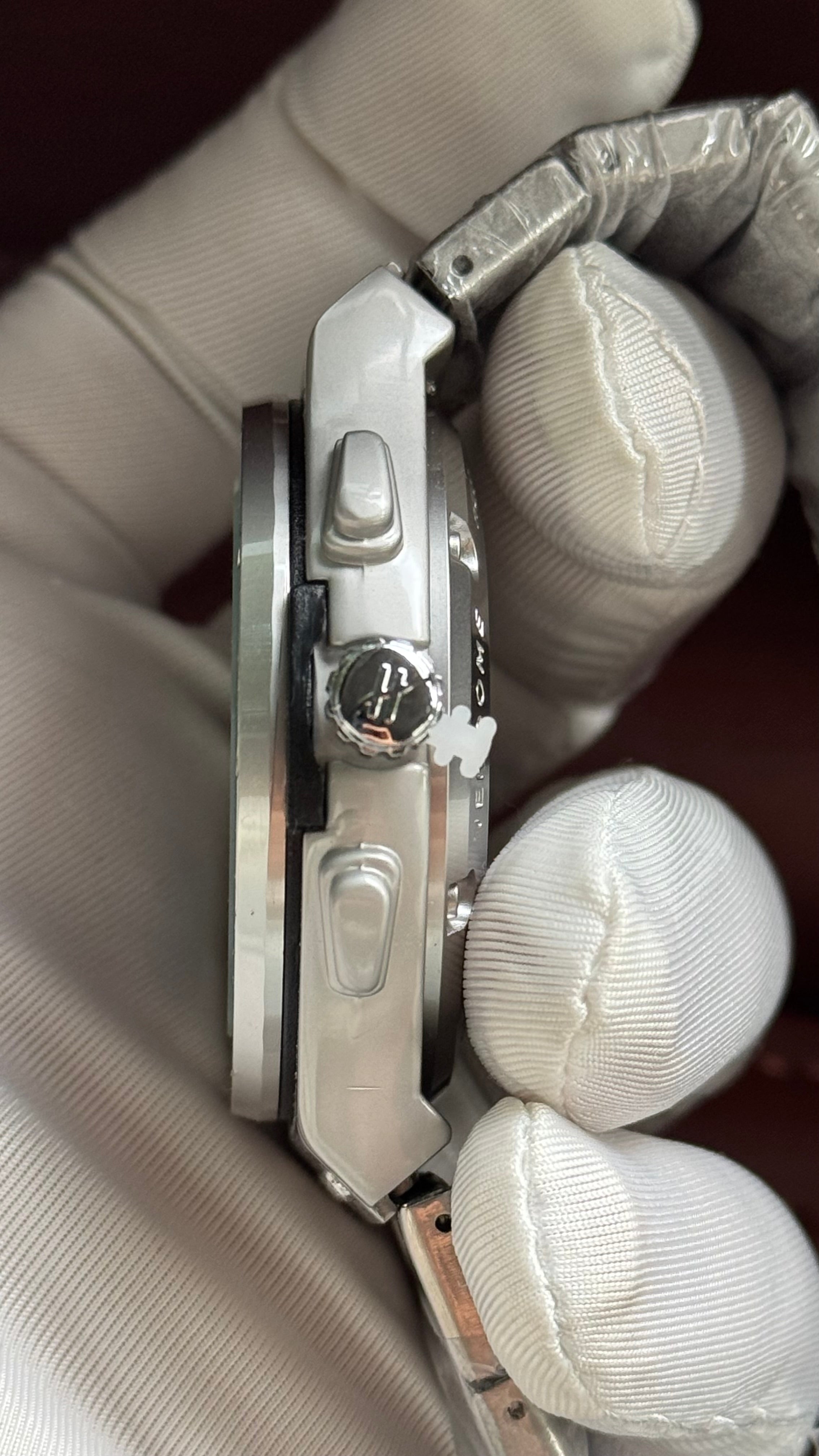 Hublot Metal Watch – Black, White & Green Dial