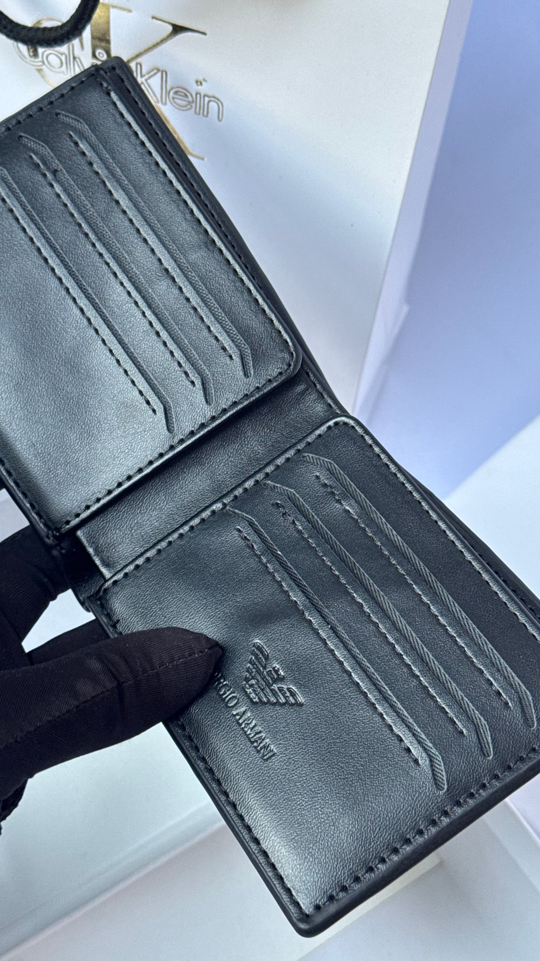 Giorgio Armani
 Wallet & Belt Gift Set