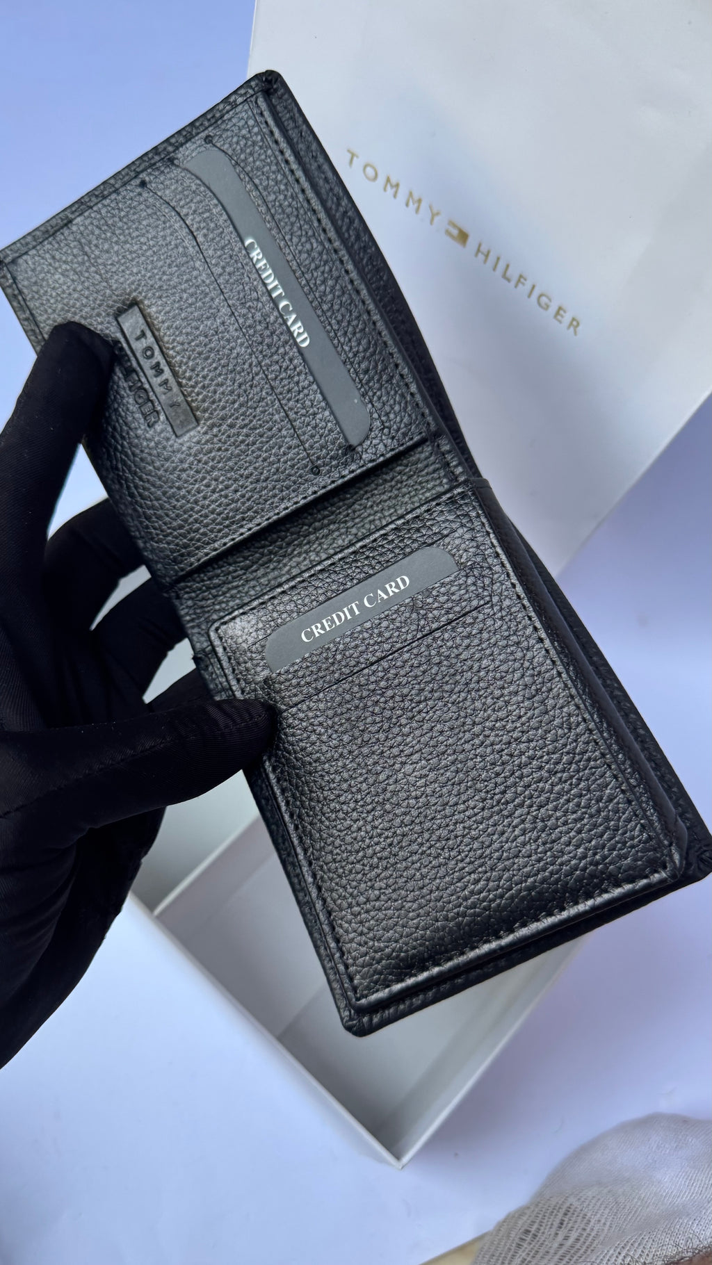Tommy Hilfiger Wallet & Belt Gift Set