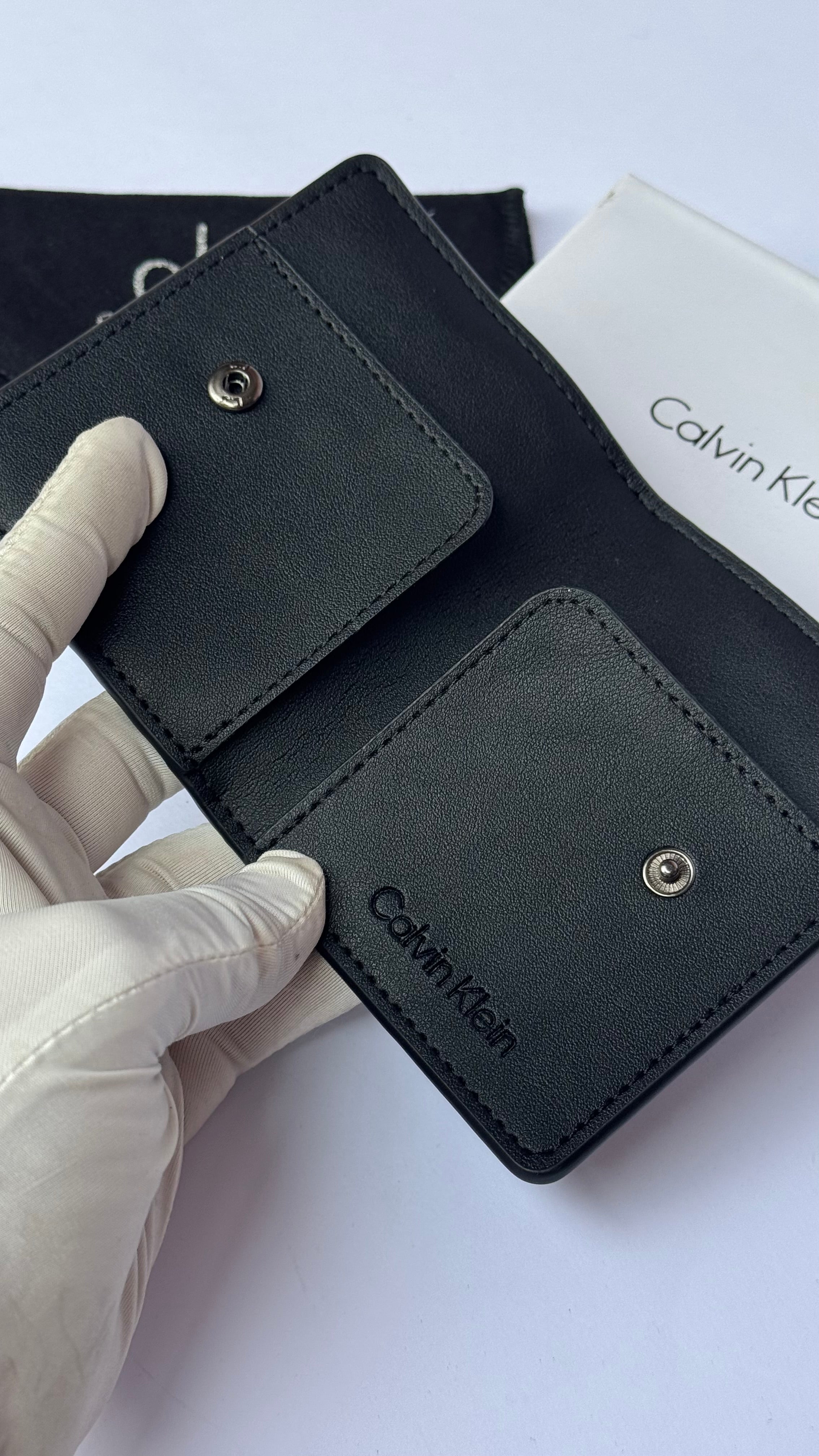 Calvin Klein 2-in-1 Grained Leather Wallet