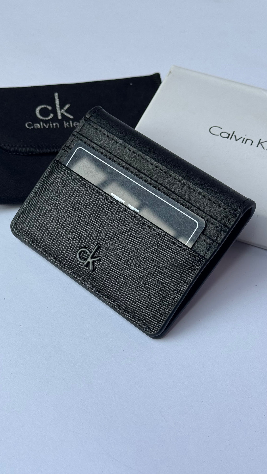 Calvin Klein 2-in-1 Grained Leather Wallet