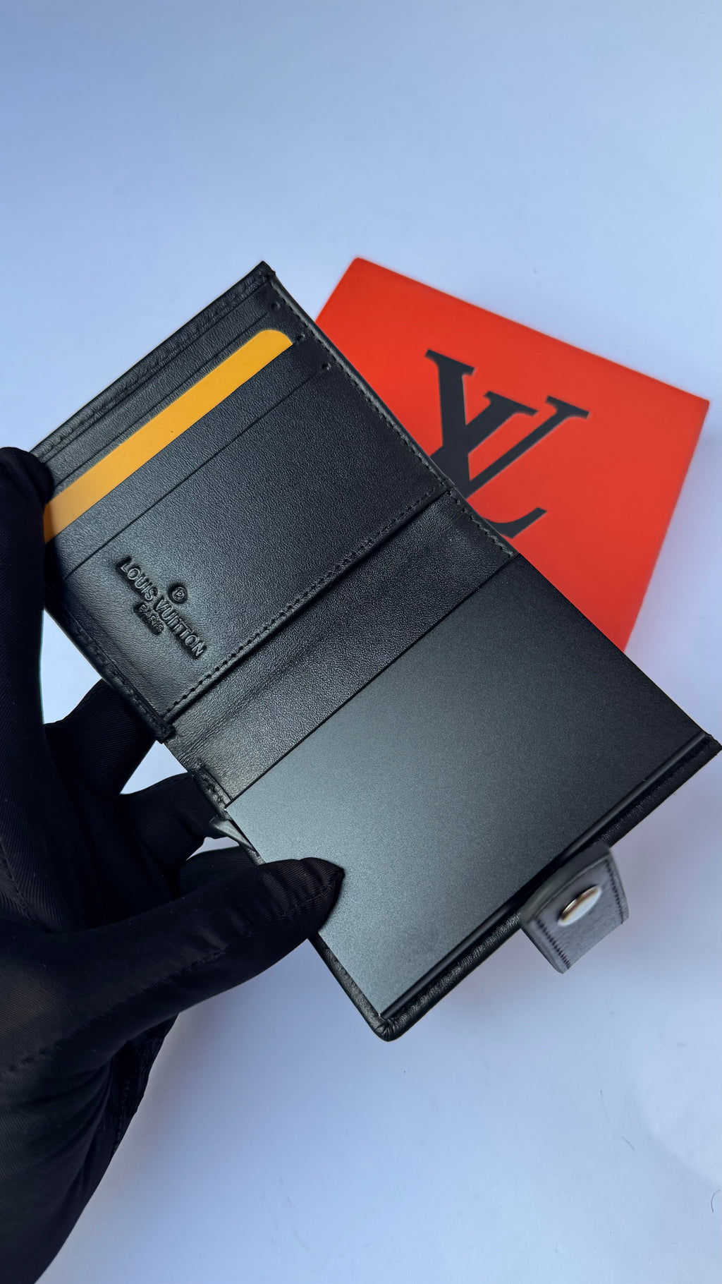 Louis Vuitton Bifold Automatic Wallet- Press