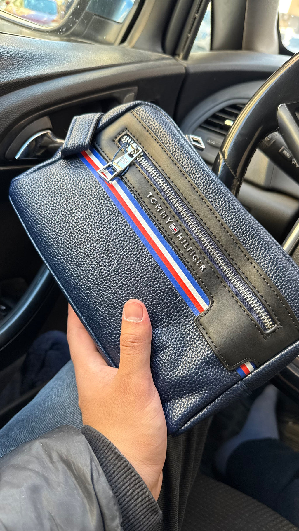 Tommy Hilfiger Hand Bag