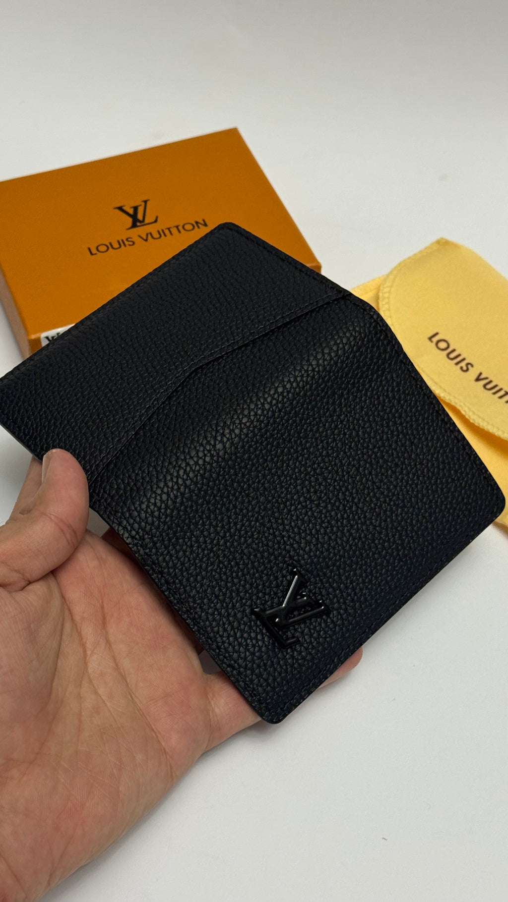 Mirror Flip LV Wallet & Cardholder-28