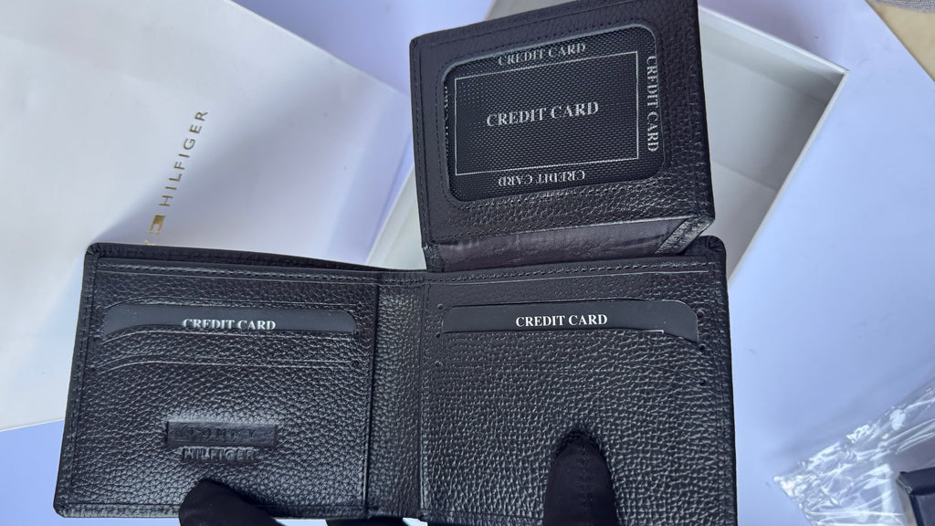 Tommy Hilfiger Wallet & Belt Gift Set