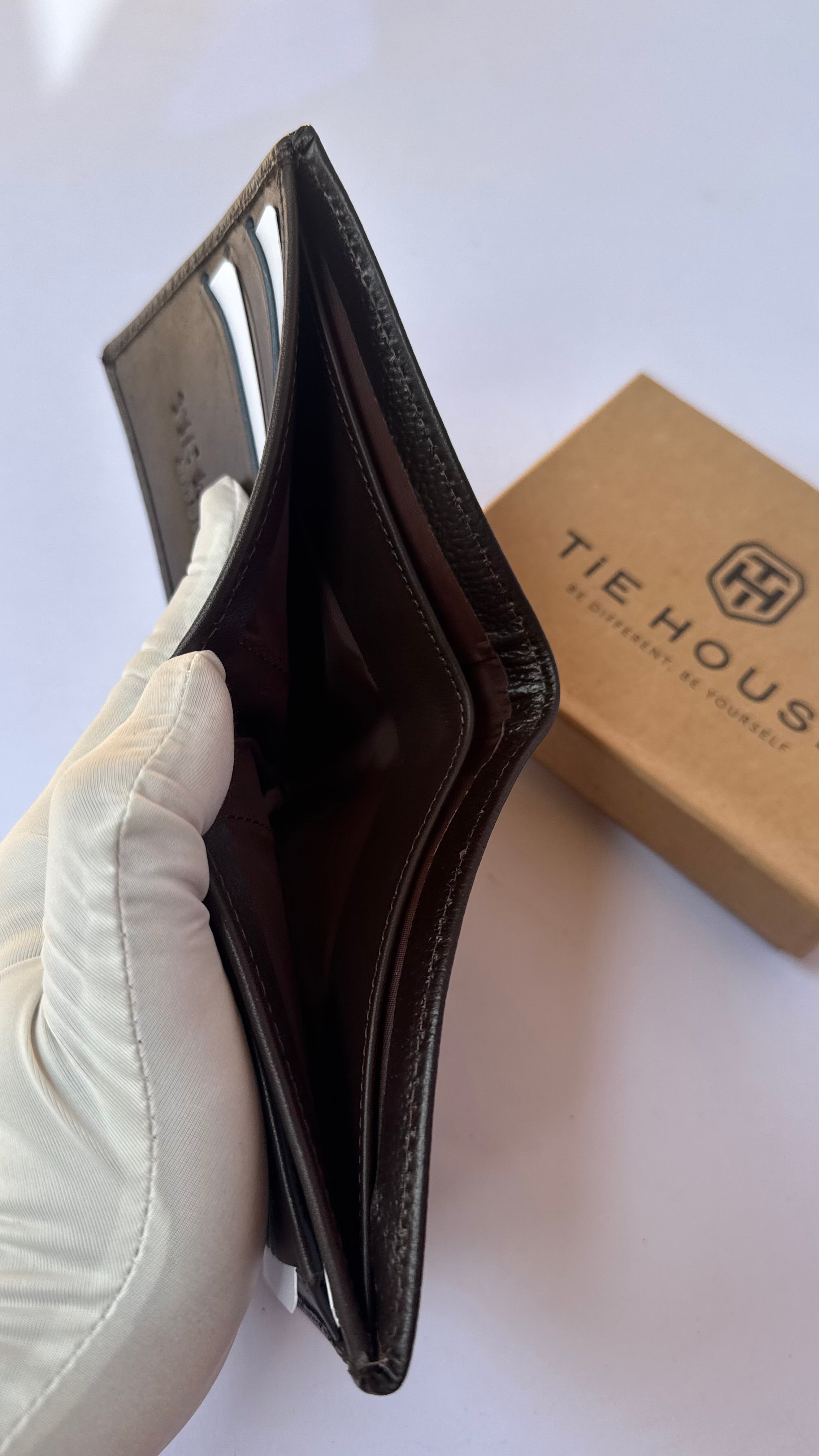 Tie House Wallet -124