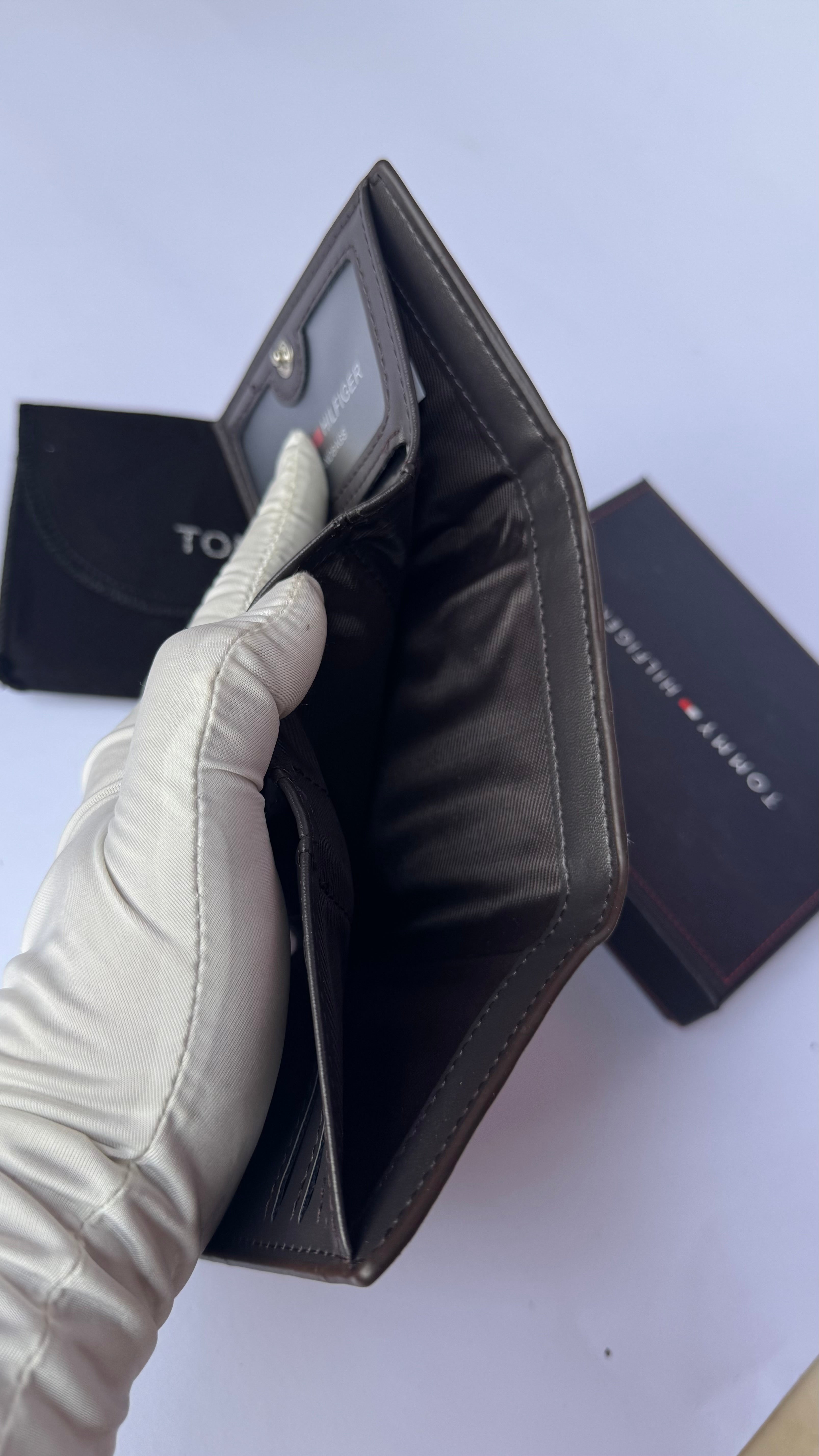 Tommy Hilfiger Smooth Leather Trifold Wallet