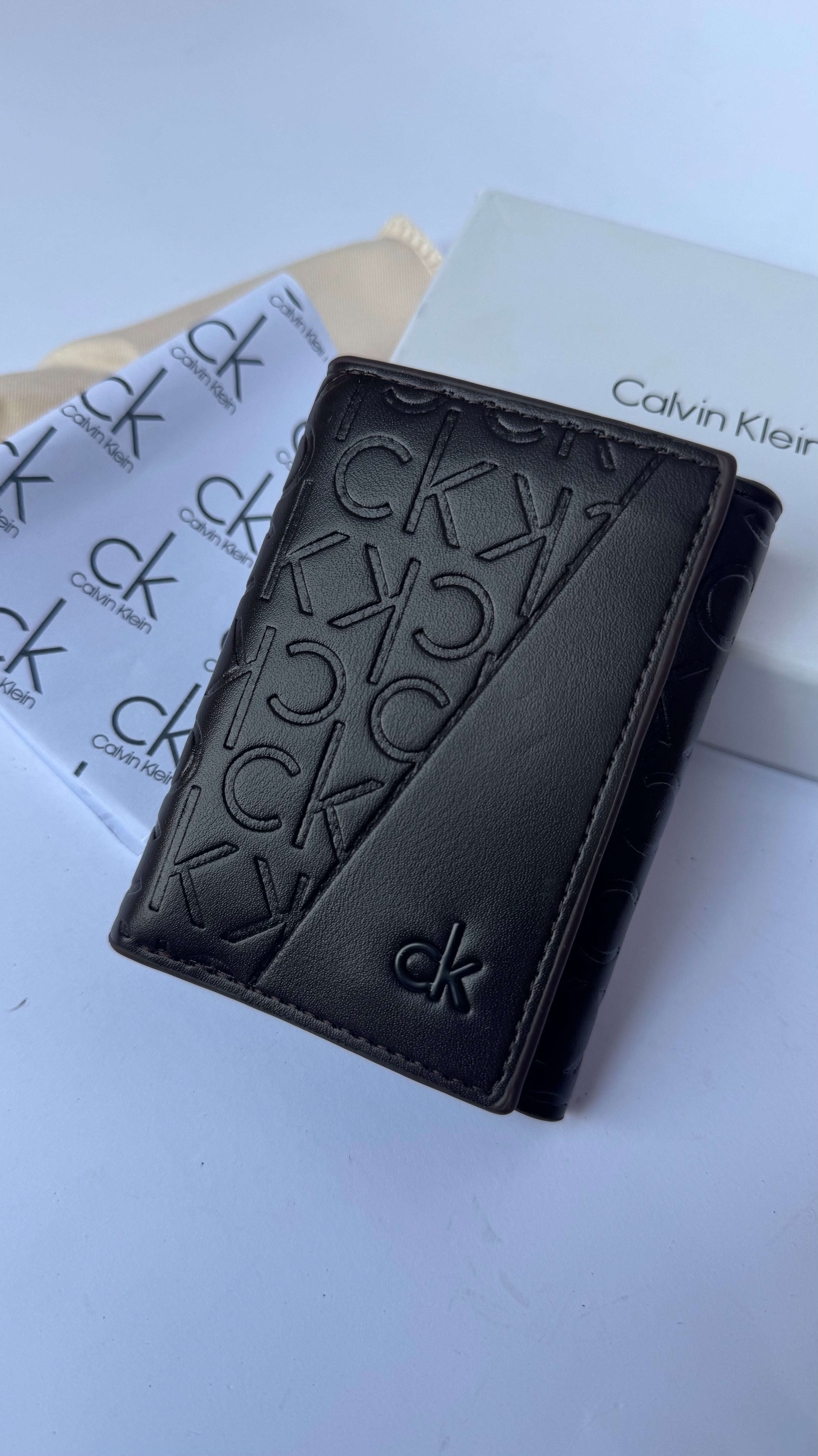Calvin Klein Trifold Wallet - Coffee