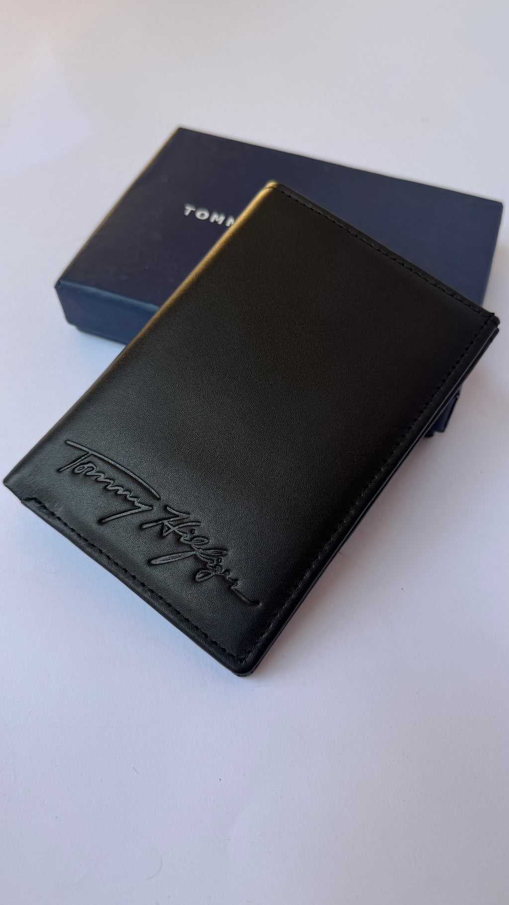Tommy Hilfiger Passport Cover