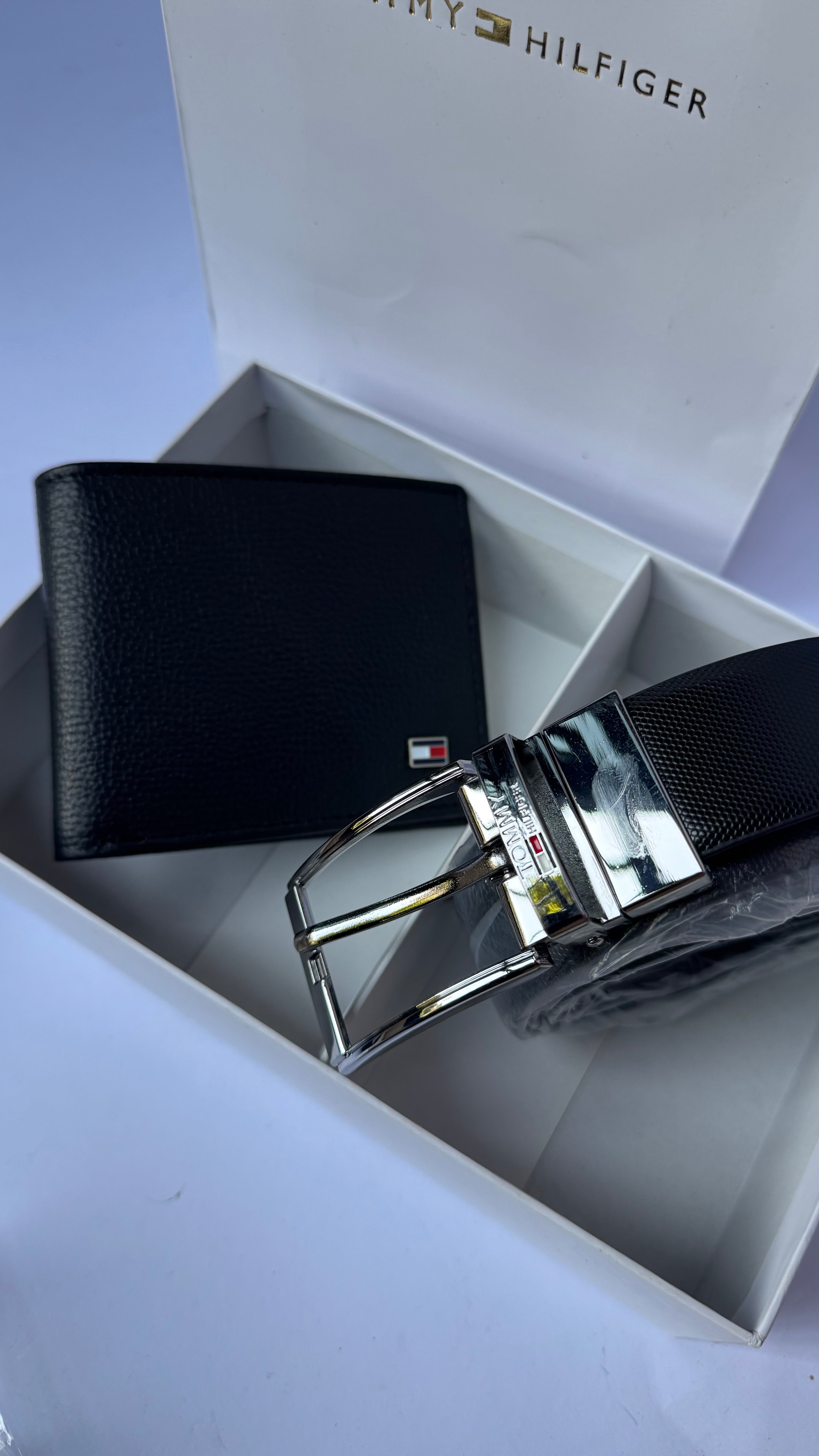 Tommy Hilfiger Wallet & Belt Gift Set