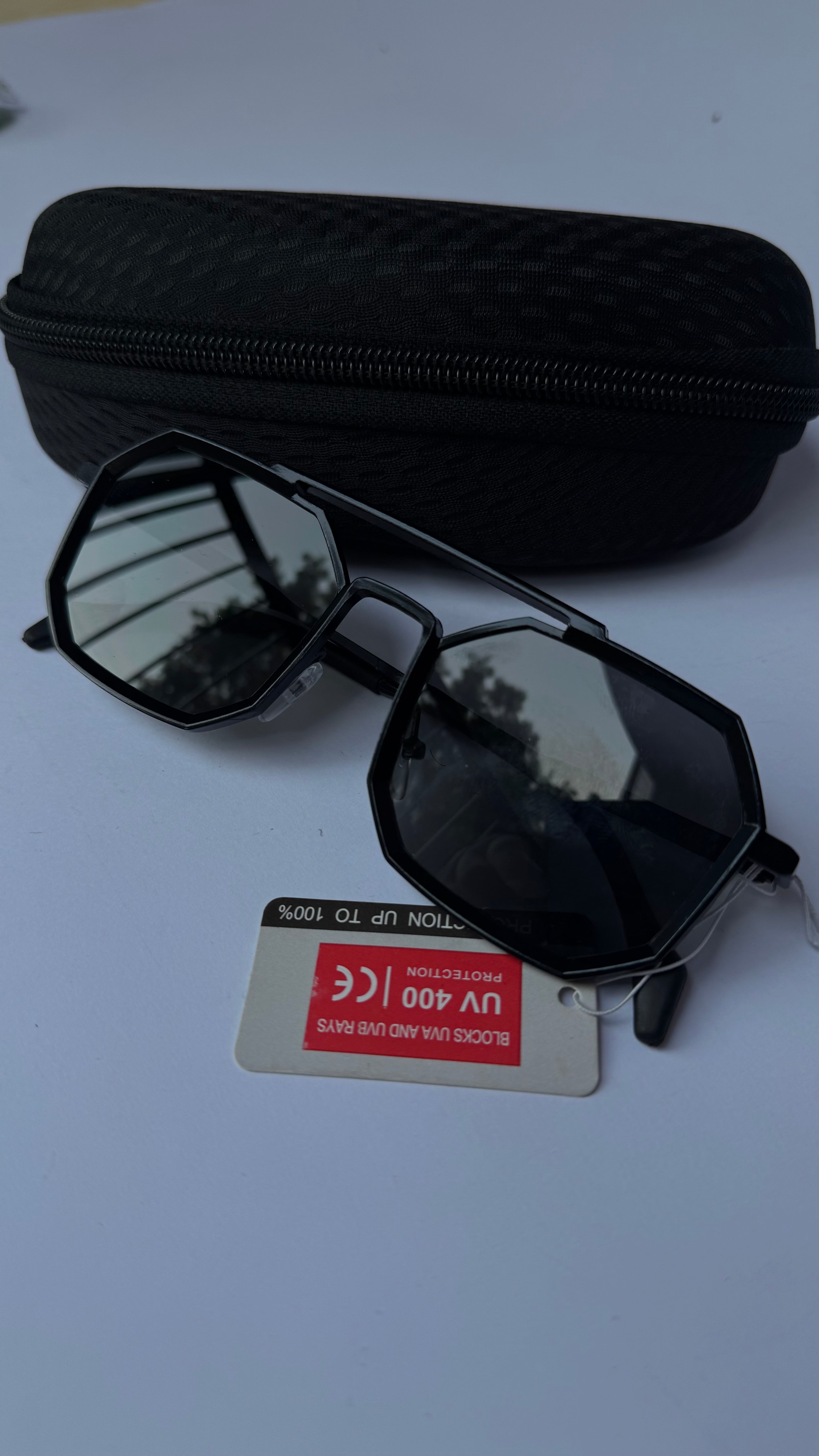 Full-Black Geometric Sunglasses