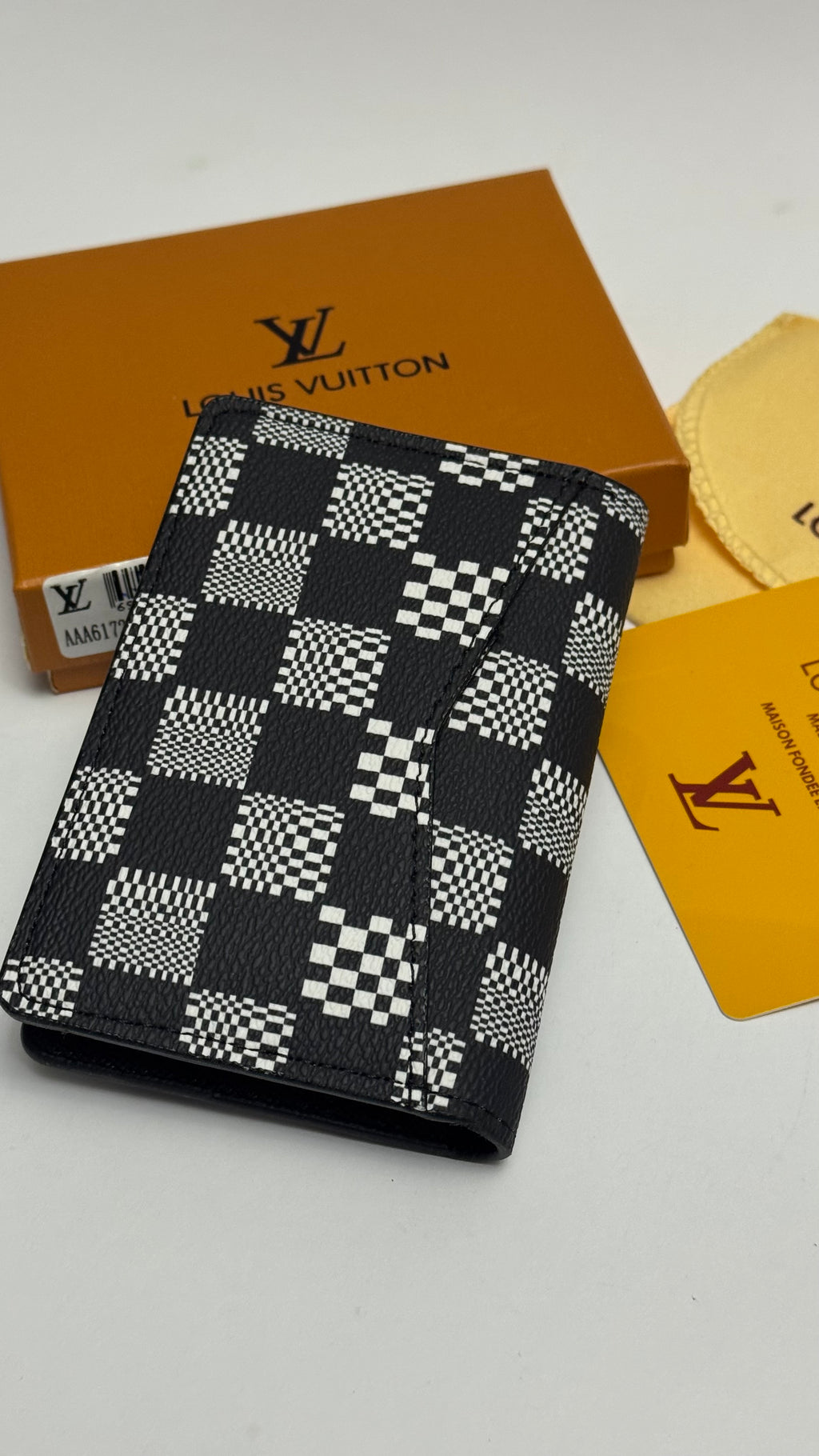 Mirror Flip LV Wallet & Cardholder-29