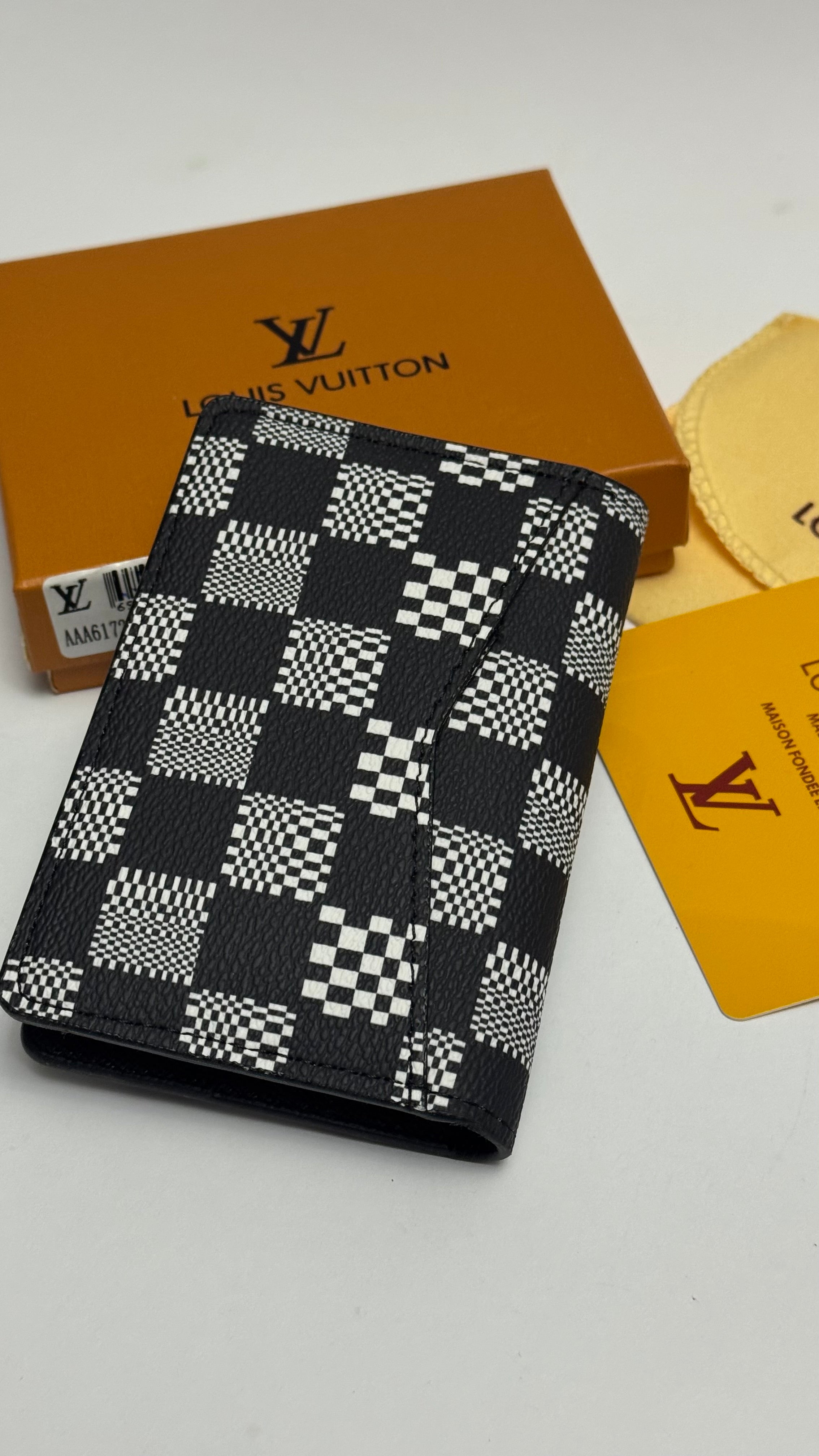 Mirror Flip LV Wallet & Cardholder-29