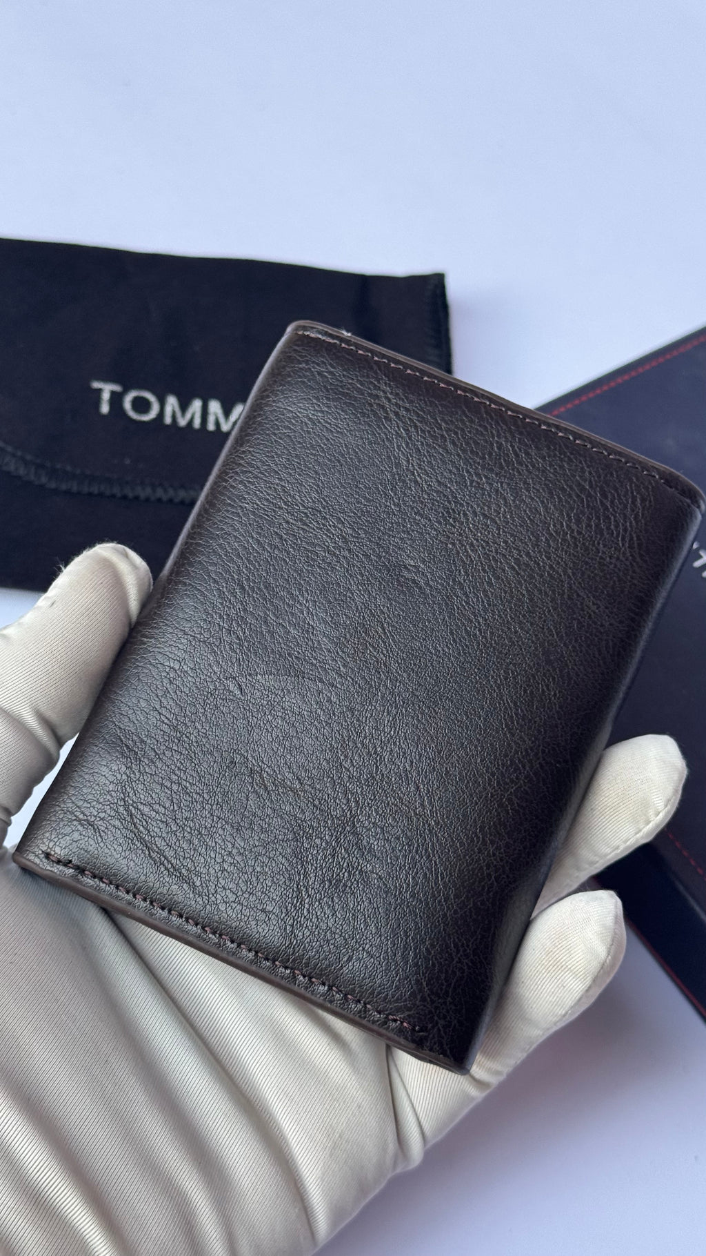 Tommy Hilfiger Smooth Leather Trifold Wallet