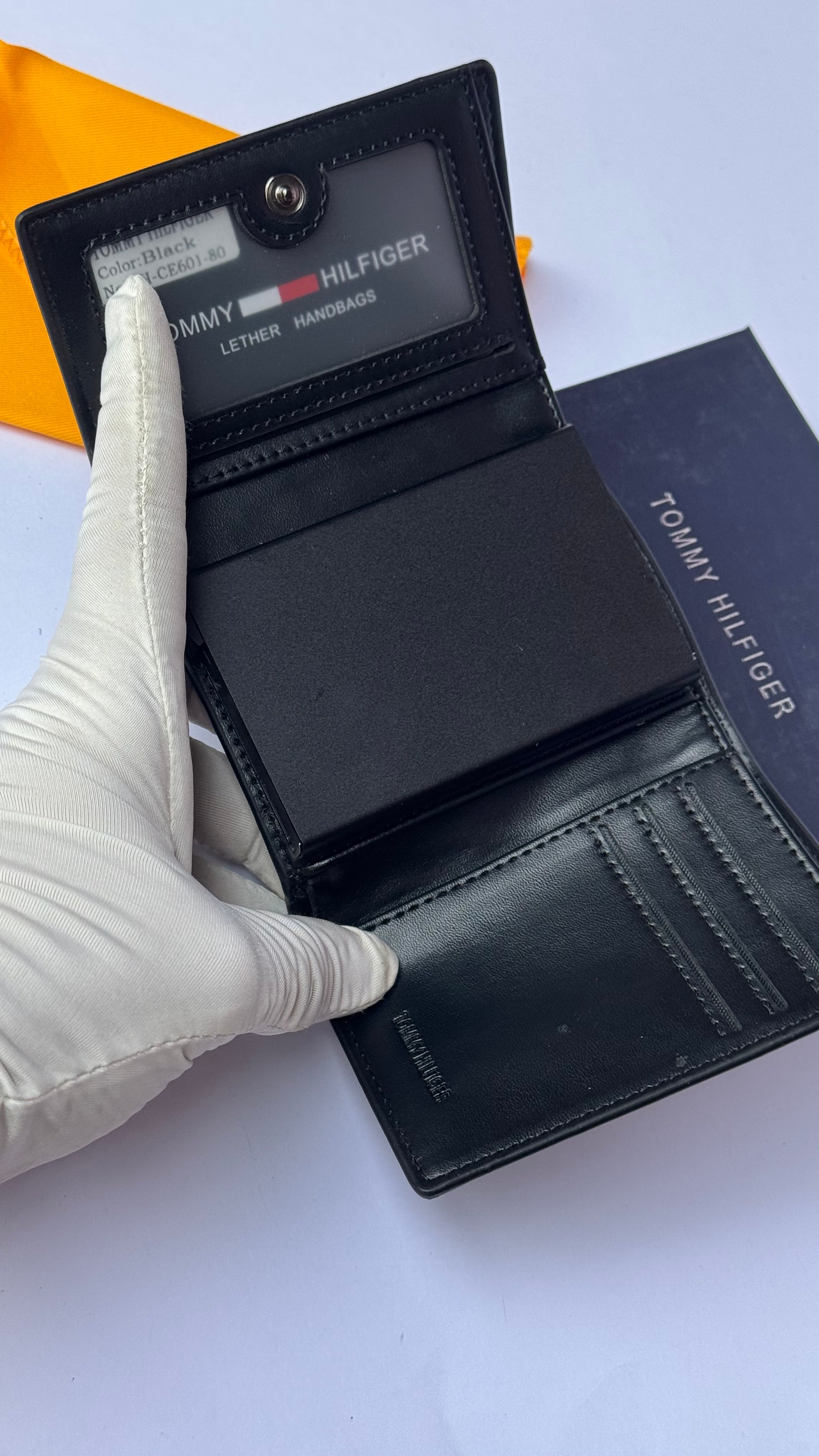 Tommy Hilfiger Automatic Trifold Wallet
