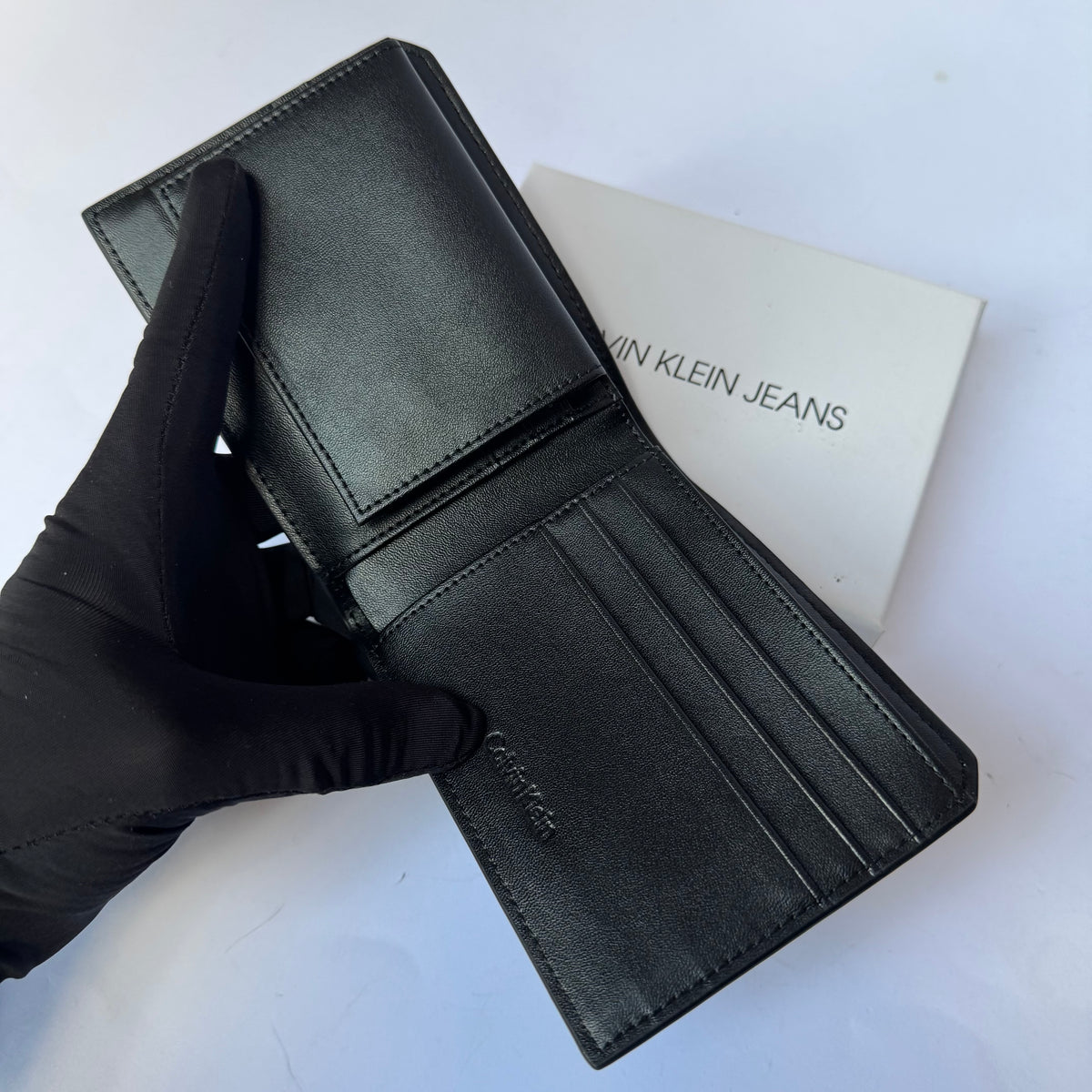 Calvinklein Wallet + Removable Card Holder