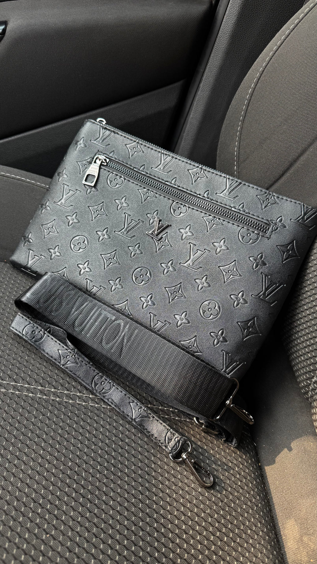 Louis Vuitton Pouch Bag | Crossbody & Hand Bag