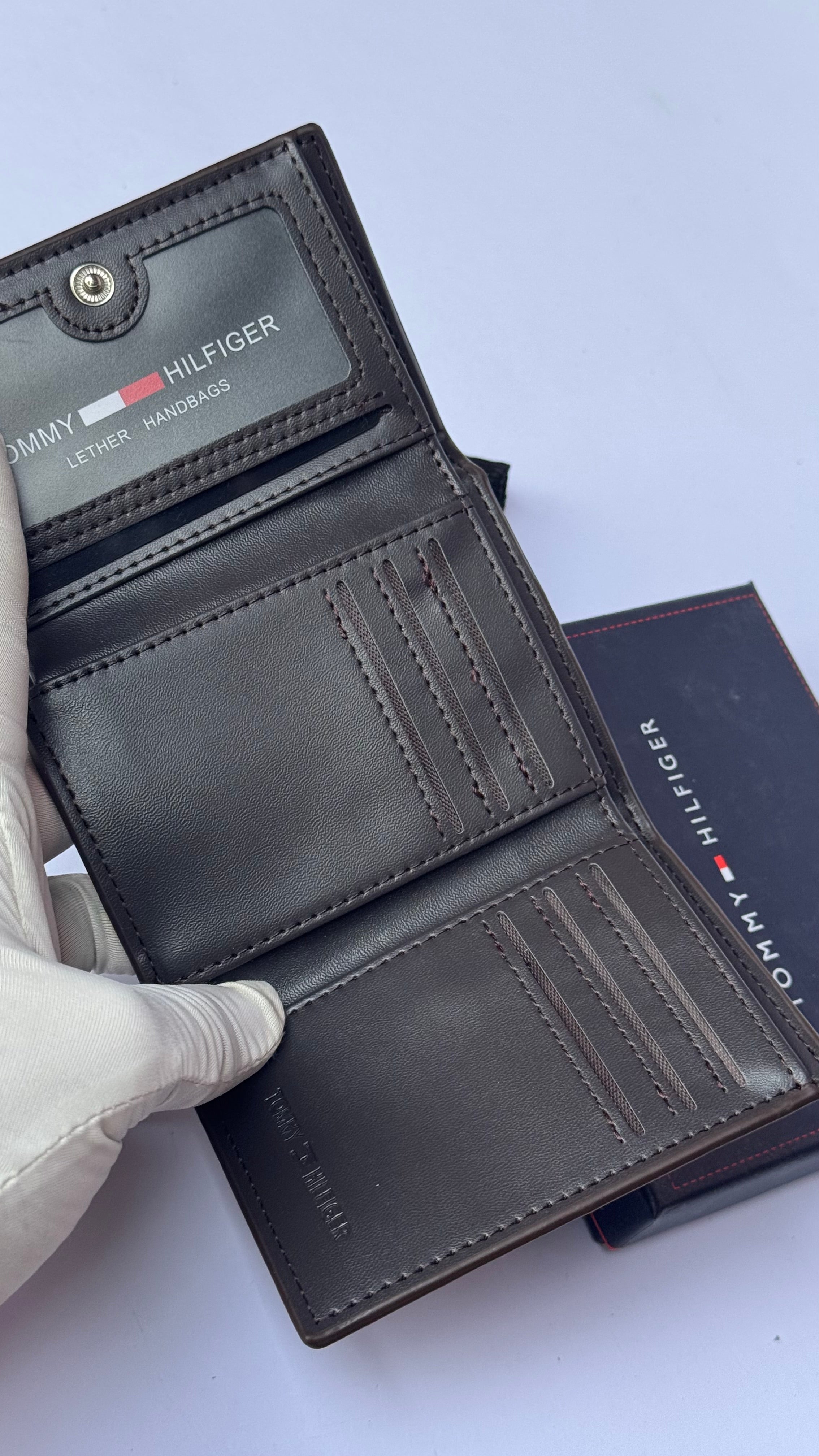 Tommy Hilfiger Smooth Leather Trifold Wallet