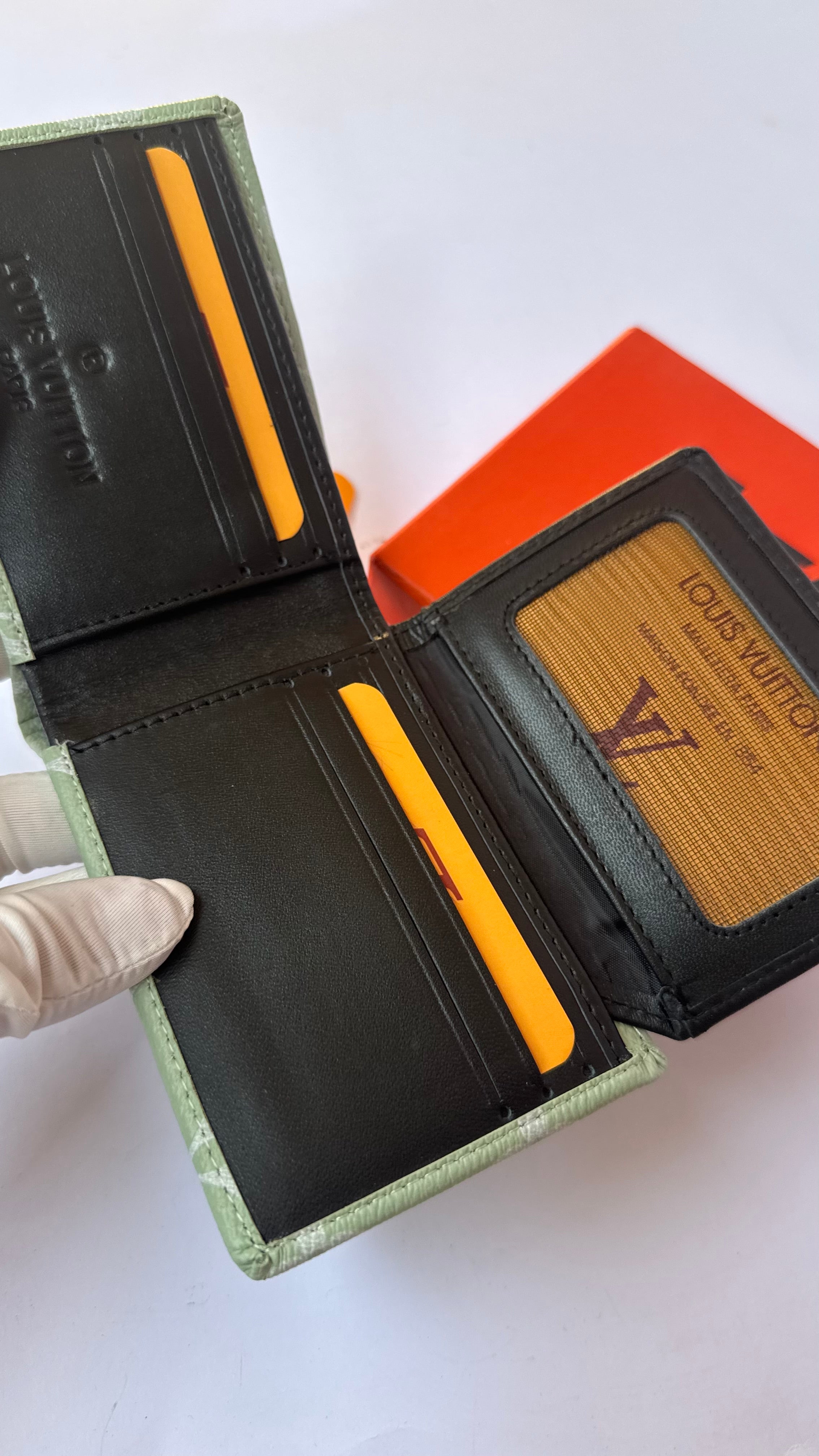 Louis Vuitton Wallet -127